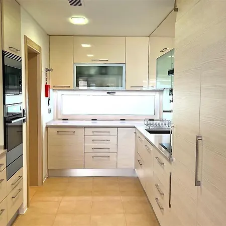 Apartment Sea Breeze